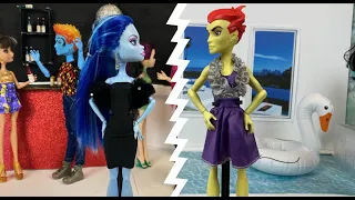 Two Parties- A Monster High/Ever After High Stop Motion