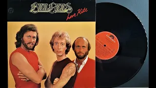 BeeGees - Love Hits - ℗ 1987 - Baú Musical🎶