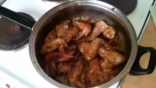 Крылышки на сковороде // Wings on the pan.