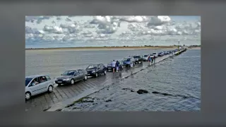 Crazy road – it disappears underwater twice a day