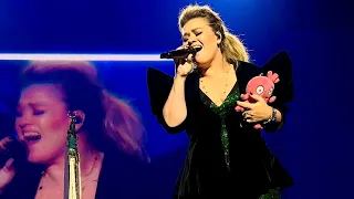 Kelly Clarkson - Broken & Beautiful live in Las Vegas, NV - 7/28/2023