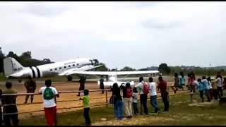 Avión DC3 se sale de la pista en #Chorrera #Amazonas