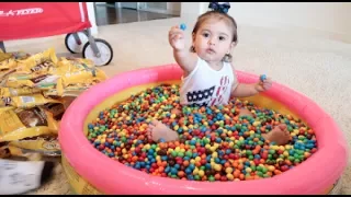 BABY COVERED IN 1 MILLION M&M's!!!