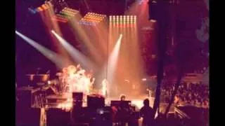 15. Instrumental Inferno (Queen-Live At Wembley Arena: 12/9/1980)