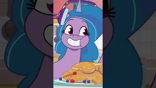 Pancake Day in Equestria 🥞 My Little Pony: Tell Your Tale #shorts #mlp #cartoon #magic #pony