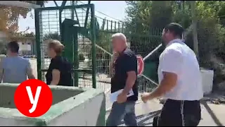 משפחתה של קים יחזקאל לבנגרונד ז"ל מחוץ לבית המשפט