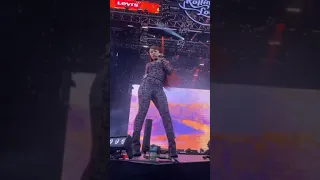 ICE SPICE Dances For Fans At Rolling Loud 😳 #shorts #icespice #hiphop