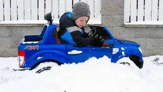 Thomas ride on Ford Ranger in the snow