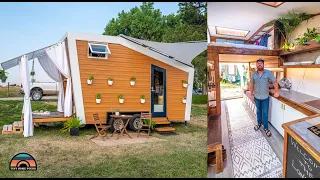 DIY Off Grid Tiny House - Fold Out Wall & Gorgeous Bathroom