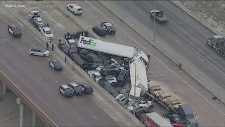 At least 5 killed in 100 vehicle pileup in Fort Worth