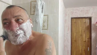 Бритьё Английским клином от FREDERICK*S GELEBRATED RAZOR