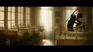 Вырезанная сцена из Дэдпул 2: Дэдпул нянчит Гитлера/Русские субтитры