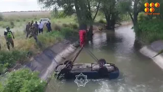 Карагандинские спасатели вытащили машину из воды