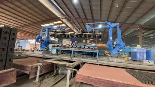 2 Robot Yaskawa 800 kg kết hợp gắp gạch lỗ