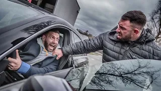 Schlägerei im Straßenverkehr!! Selbstverteidigung!