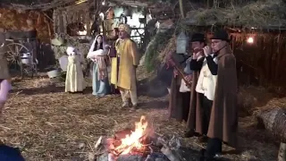 Presepe vivente di Vaccheria, San Leucio (Caserta) - Natività e zampognari