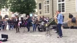 Lviv's Buskers - Frank Sinatra - I love you, baby