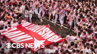 Running of the Bulls begins in Spain