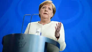 Merkel versichert: „Ich bin gesund und achte auf meine Gesundheit“