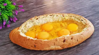 Just pour Eggs into the Bread and you will get incredible result !! 😋New way of cooking breakfast 👌