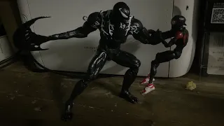 Bootleg venom figure stop motion review