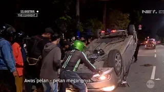 Menghindari Kendaraan Berhenti Mendadak, Mobil Pengemudi Ini Terbalik