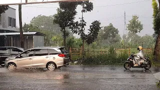 HEAVY RAIN IN SUMMER, A RARE NATURAL PHENOMENON IN INDONESIA