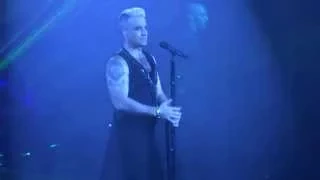 Robbie Williams - Feel (HD) Live In Paris 2015