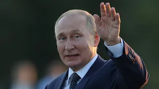 Is Putin Actually Popular In Russia? l FiveThirtyEight Politics Podcast