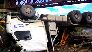 Best truck crashes, truck accident compilation 2016 Part 8