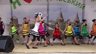 Выступ Just dance в Кам'янець Подільському ратуша "Куклы"
