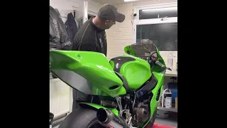 Kawasaki zx9r track bike first start up after building the bike. 6 months build and exhaust sound.