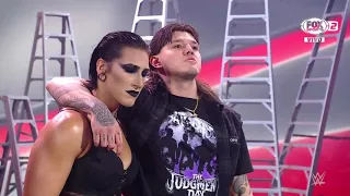 Cody Rhodes Confronta Dominik Mysterio & Rhea Ripley - WWE Raw 26/06/2023