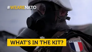 What's in the kit of a French 🇫🇷 CBRN defence specialist?