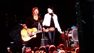 Keith Urban with Nicole Kidman On Stage Dancing Around