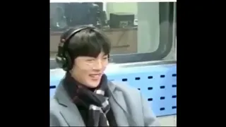 Monsta x reacción a la risa de Wonho