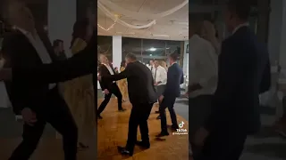 White Guys At Wedding Turning Up To AC/DC - Thunderstruck