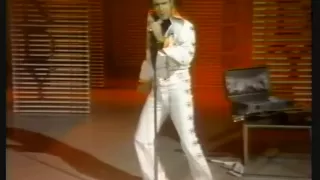 Andy Kaufman becomes Elvis