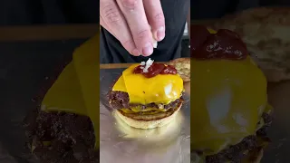 Triple Cheeseburger 🍔