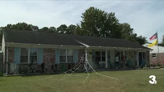 Neighbors plan on packing up the pumpkins and Halloween decor due to Hurricane Ian