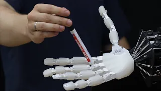 The design and fabrication of a soft robotic hand