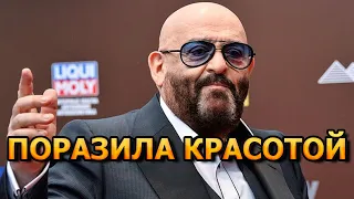 СКРЫВАЛ 25 ЛЕТ! Как выглядит жена Михаила Шуфутинского