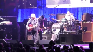 Tom Petty & The Heartbreakers 2017-07-29 Wells Fargo Center Philadelphia, PA  "Yer So Bad'"