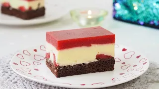 Pudding cake with strawberry mousse