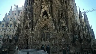 UN ESPERPENTO LLAMADO.. SAGRADA FAMILIA.