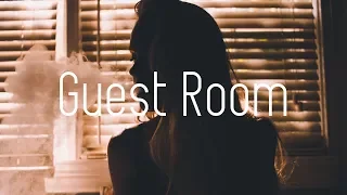 Echos - Guest Room (Lyrics)