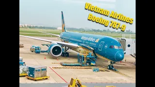 Vietnam Airlines Boeing 787-9 take off from Hanoi
