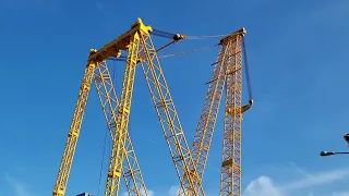 Massy, montage d'une des plus grandes grues au monde !