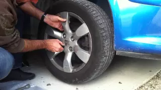 Comment démonter une roue de voiture - Changer les pneus de votre voiture: Réparation Auto