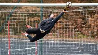 Spectacular jumps and training session of Shakhtar goalkeepers